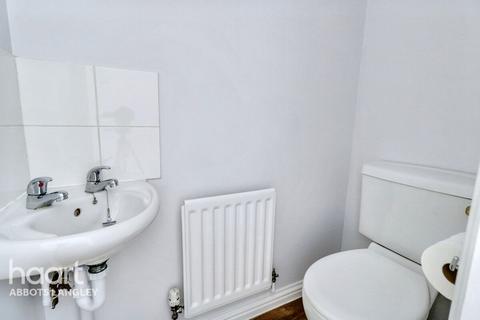 21 Lapwing Way, Abbots Langley, WD5 0GG