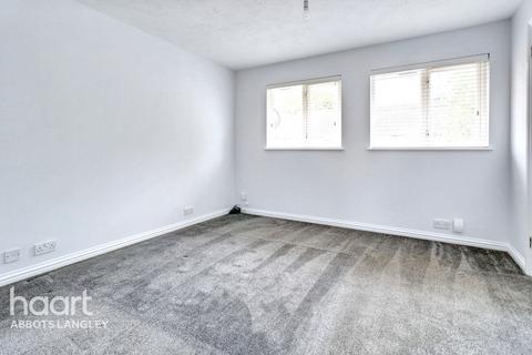 21 Lapwing Way, Abbots Langley, WD5 0GG