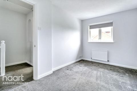 21 Lapwing Way, Abbots Langley, WD5 0GG