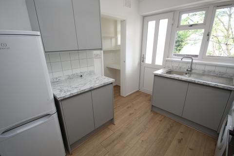 2 bedroom flat for sale, Wardle Close, Stretford, M32 0TE