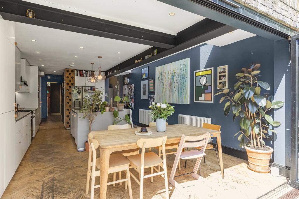 Kitchen/Dining