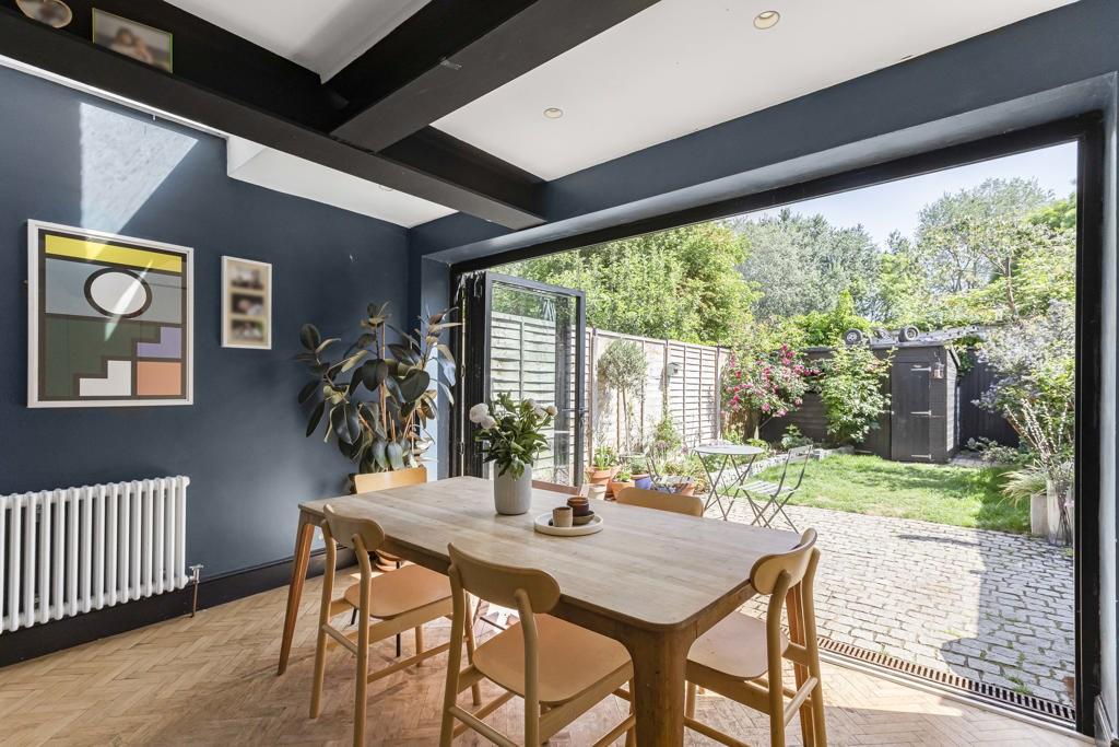 Kitchen/Dining