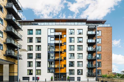 2 bedroom flat to rent, Boardwalk Place, Nr Canary Wharf, London, E14