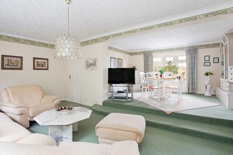 3 bedroom bungalow for sale, 29 Furze View, Chorleywood, Rickmansworth, Hertfordshire, WD3 5HT