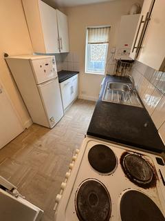 2 bedroom flat to rent, The Avenue, London, E4