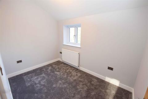3 bedroom mews to rent, Massey Brook Lane, Lymm