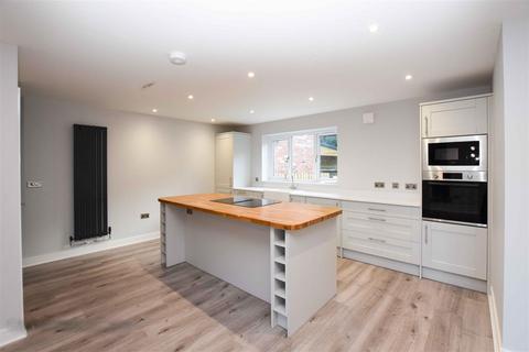 3 bedroom mews to rent, Massey Brook Lane, Lymm