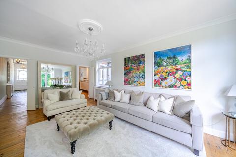 10 Richmond Avenue, London, SW20 8LA