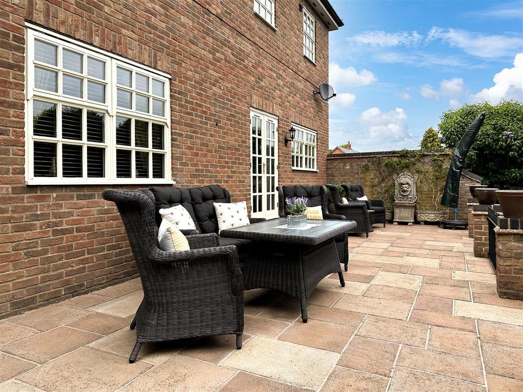 Raised Sun Terrace 382