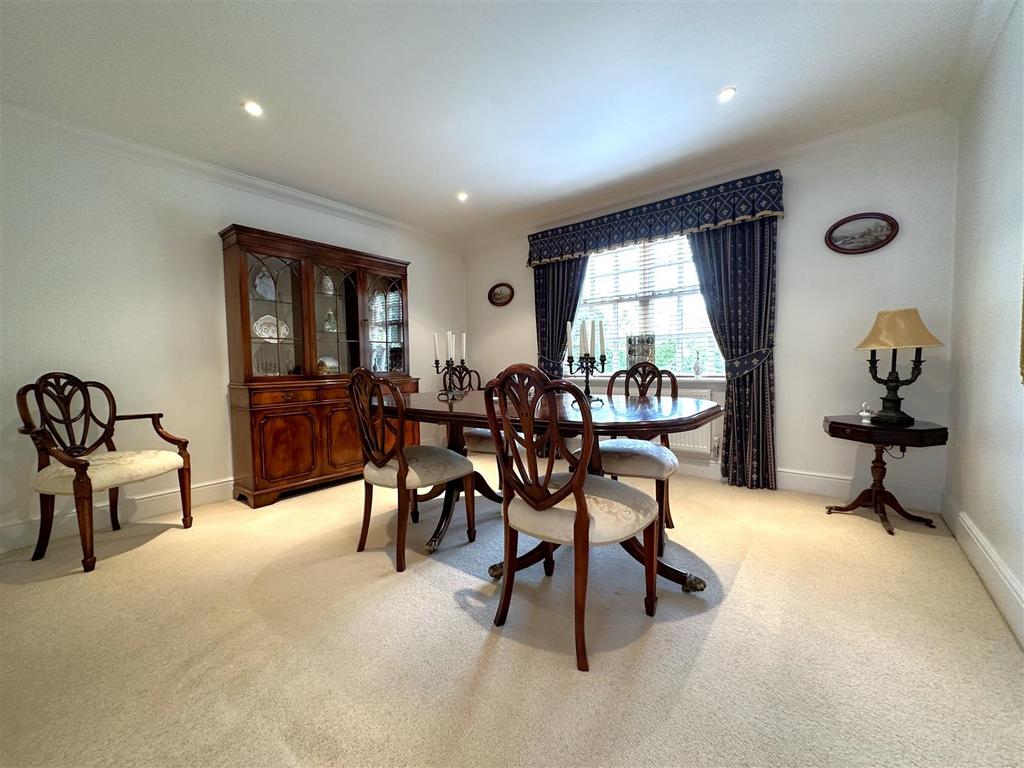 Dining Room 305