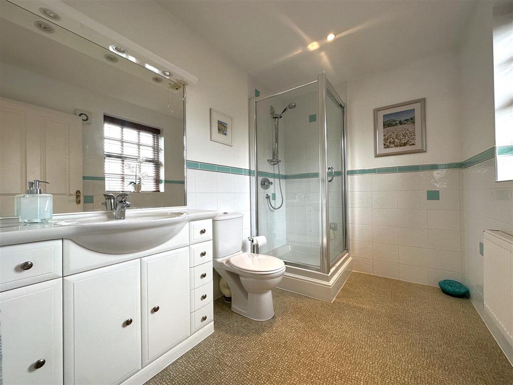 Master En-Suite 204