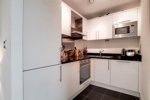 1 bedroom apartment to rent, Wharfside Point South, Prestons Road E14