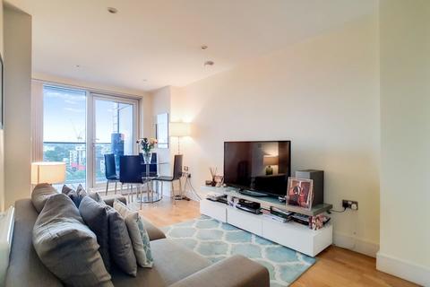 1 bedroom apartment to rent, Wharfside Point South, Prestons Road E14
