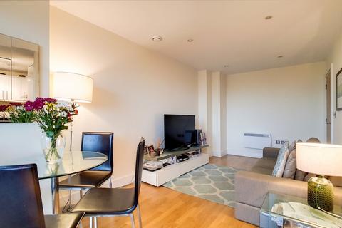 1 bedroom apartment to rent, Wharfside Point South, Prestons Road E14