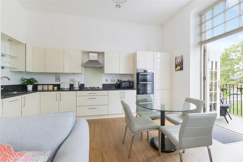 2 bedroom flat for sale, Glanville Way, Epsom