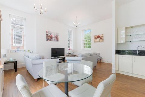 2 bedroom flat for sale, Glanville Way, Epsom