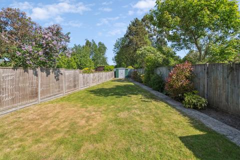 4 bedroom semi-detached house for sale, Sylvia Avenue, Hatch End, Pinner HA5