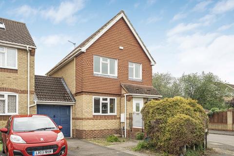 1 Argent Close, Egham, TW20 8XB