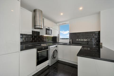 2 bedroom flat to rent, Cold Harbour, London, E14