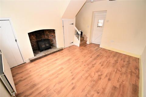 2 bedroom terraced house to rent, High Street South, Dunstable