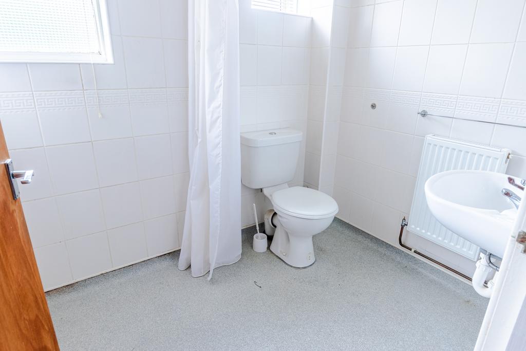 Showerroom1