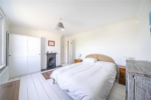 18 Elm Road, Winchester, SO22 5AG