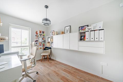 12 Venta Drive, Winchester, SO22 6FS