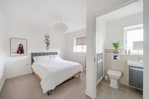 12 Venta Drive, Winchester, SO22 6FS