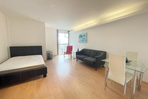 Studio to rent, The Cube West, 197 Wharfside Street