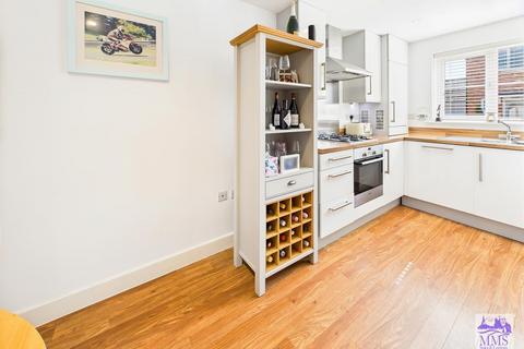 1b Gold Drive, Wainscott, Rochester, ME3 8FJ