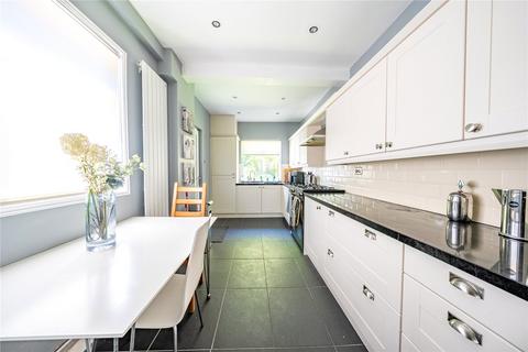 8 Barthorpe Crescent, Leeds, LS17 5PE