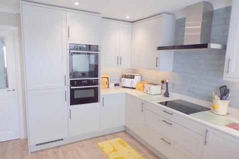 6 Old Vicarage Close, Bournemouth, BH10 7DU