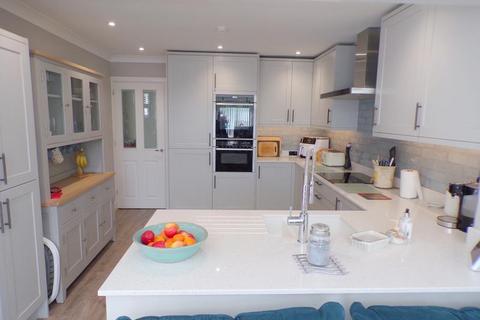 6 Old Vicarage Close, Bournemouth, BH10 7DU