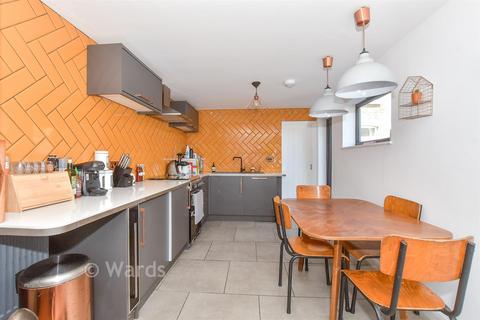2 bedroom ground floor flat for sale, Gladstone Road, Whitstable, Kent