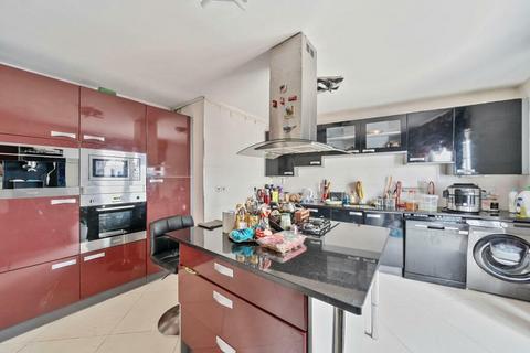 19 Tudor Close, London, NW9 8SU