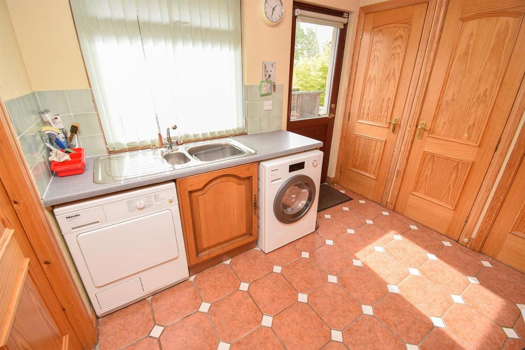 UTILITY ROOM (2)-2.jpg