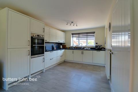 5 bedroom detached house for sale, Moat Lane, Crewe