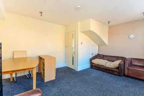 3 bedroom flat to rent, 137 Camden High Street, London NW1