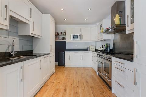 4 bedroom semi-detached house for sale, Manor Green Road, Epsom