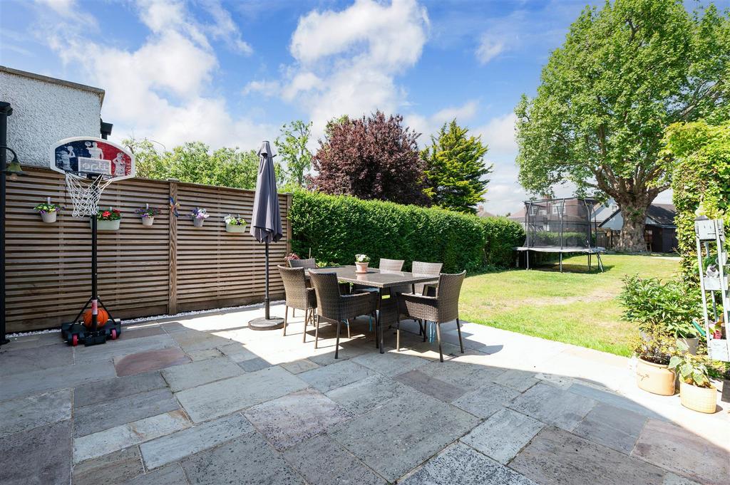 MANOR GREEN ROAD (1).jpg