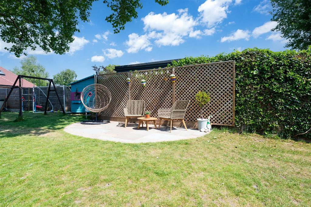 MANOR GREEN ROAD (4).jpg