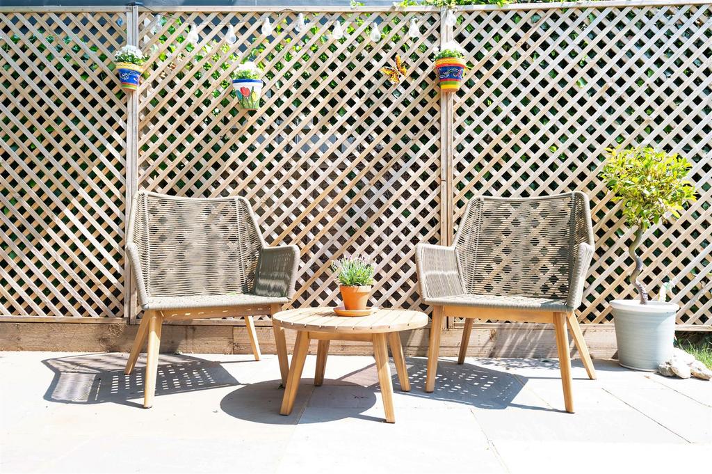 MANOR GREEN ROAD (5).jpg