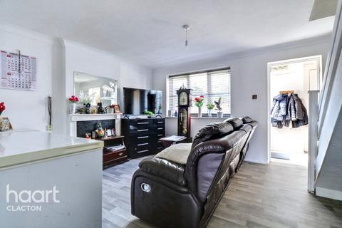 21 Blake Drive, Clacton-on-sea, CO16 8ED