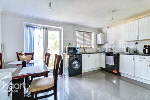 21 Blake Drive, Clacton-on-sea, CO16 8ED