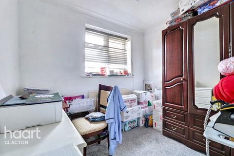 21 Blake Drive, Clacton-on-sea, CO16 8ED