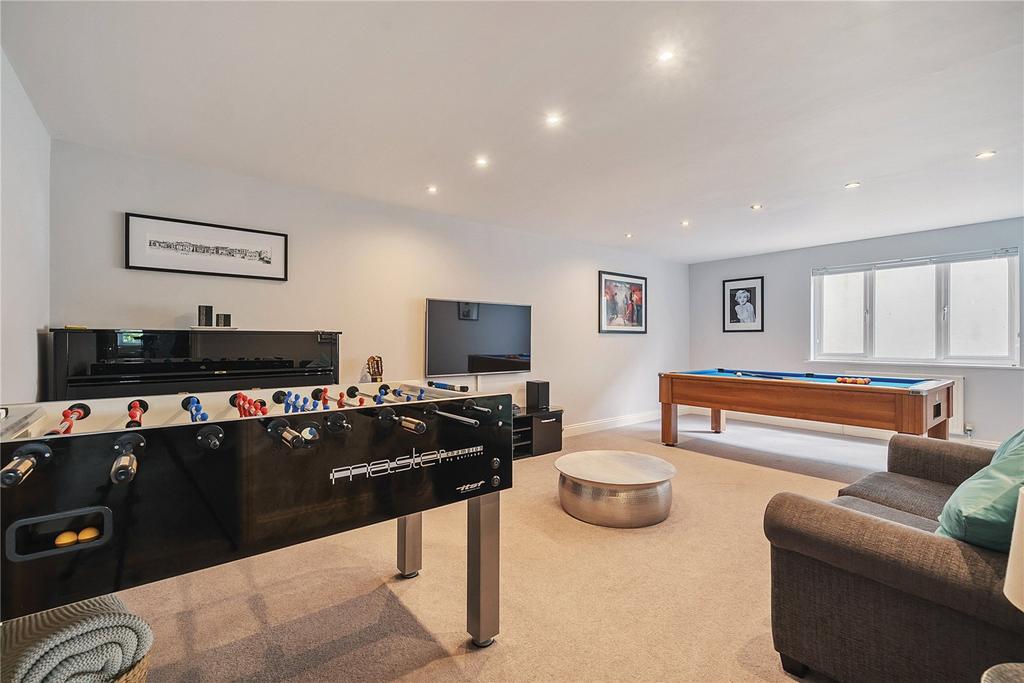 Games / Cinema Room