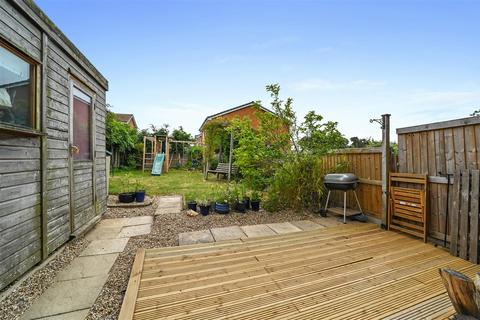 2 bedroom end of terrace house for sale, Barker Close, Lawford, Manningtree