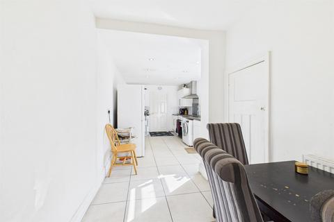 205 Crescent Road, Middlesbrough, TS1 4QX