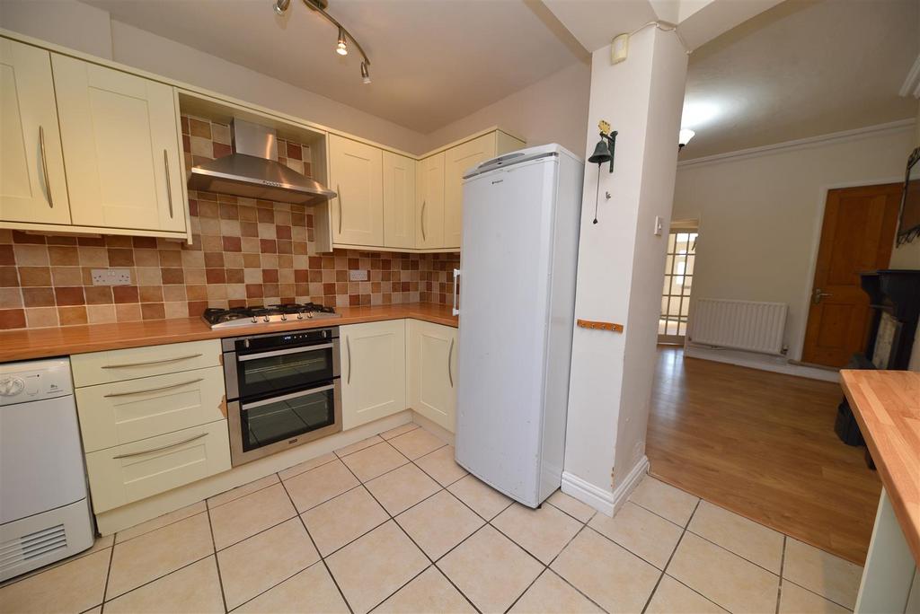Kitchen1.JPG