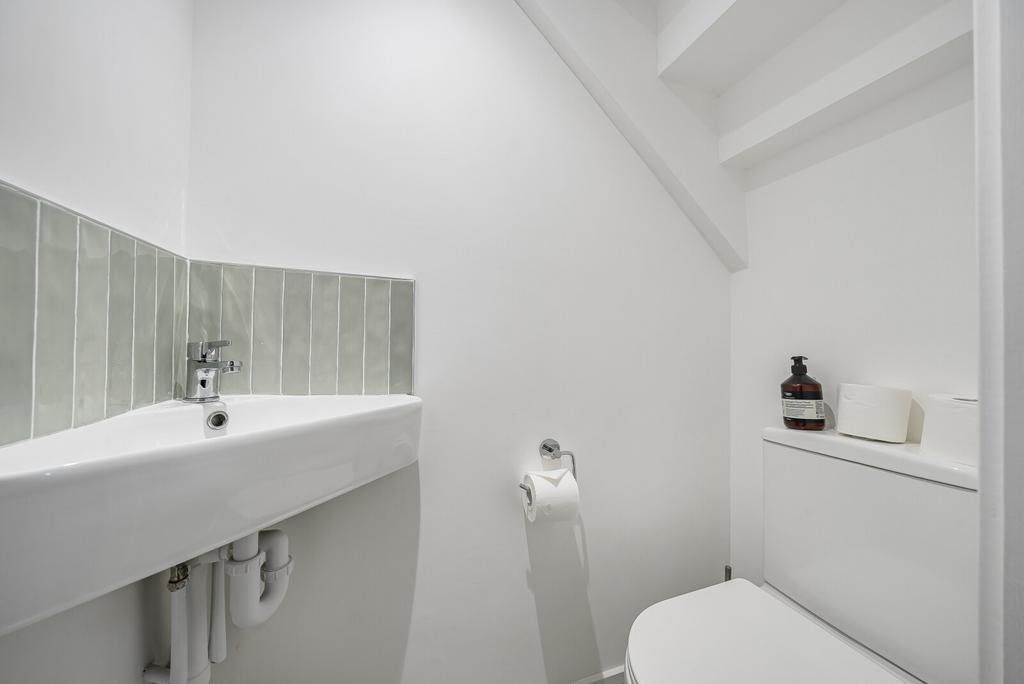 Cloakroom/Wc